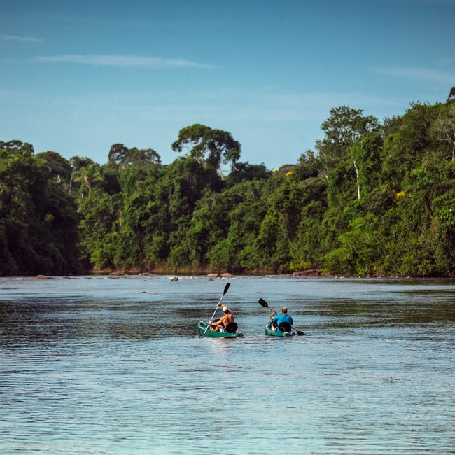 canoes on cristalino river at lodge