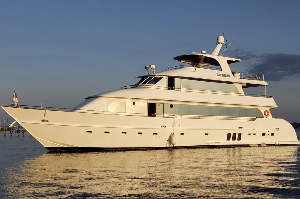 Amazon Mao Super Yacht