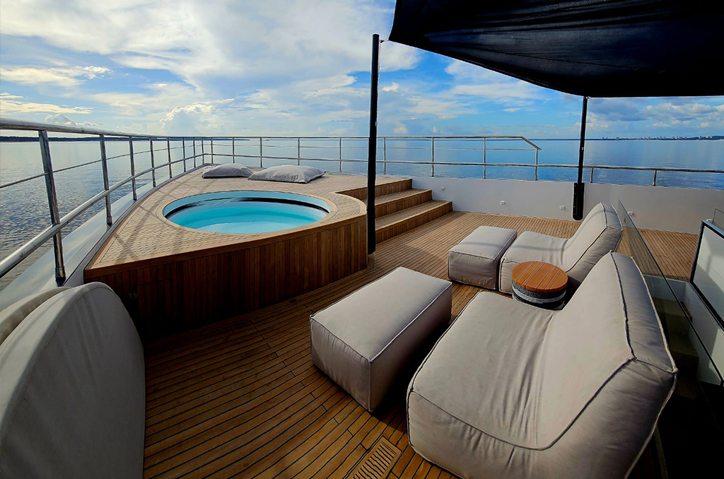 Amazon Mao Super Yacht